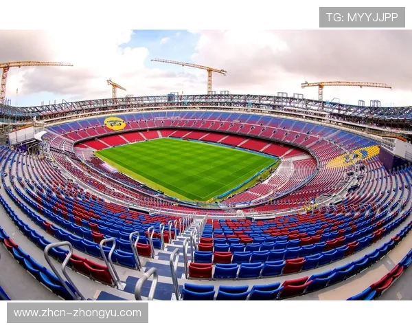 巴萨助威团与俱乐部矛盾持续,公开训练日入场起冲突 巴萨助威团与俱乐部矛盾持续,公开训练日入场起冲突